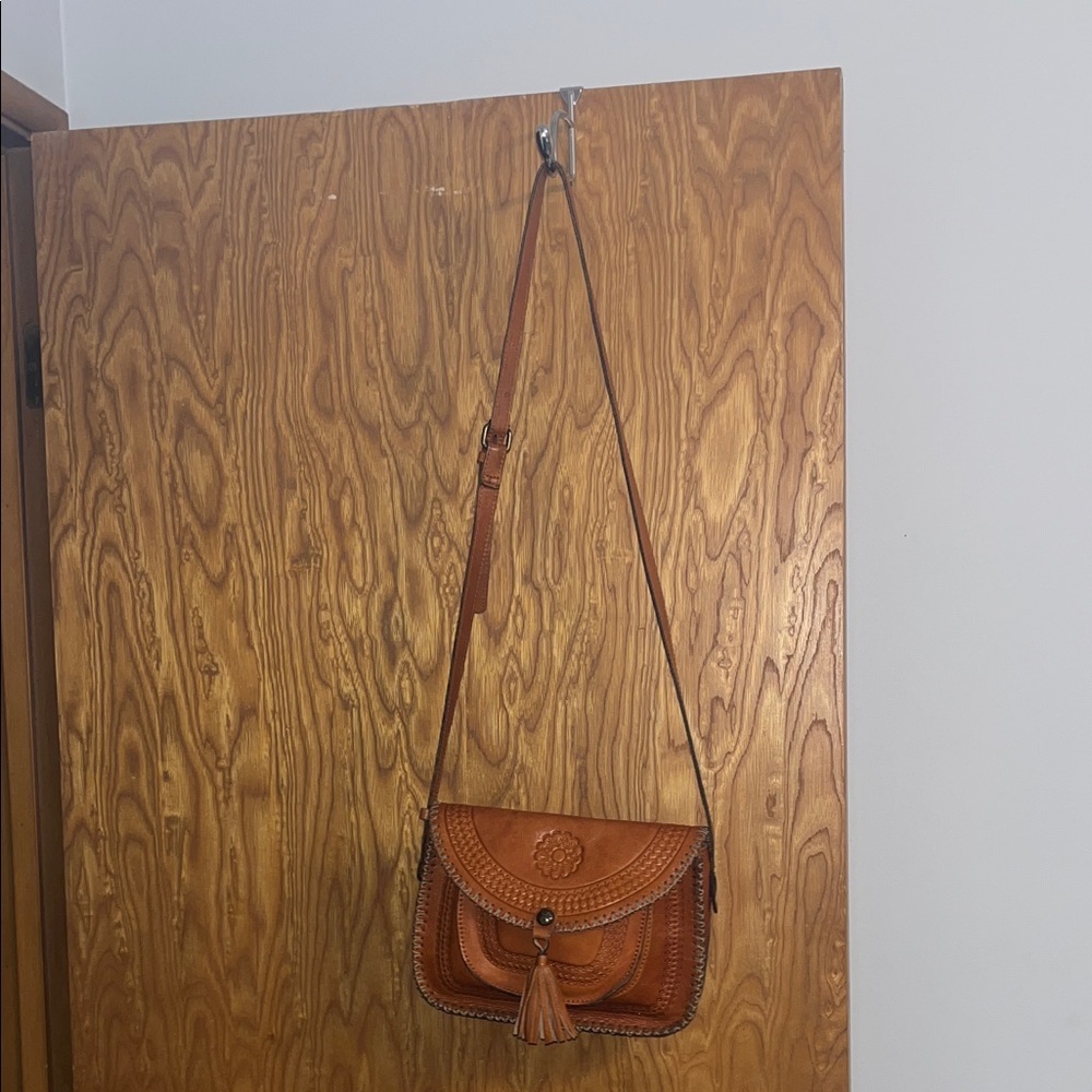 Patricia Nash Elegant Tan Leather Crossbody Bag